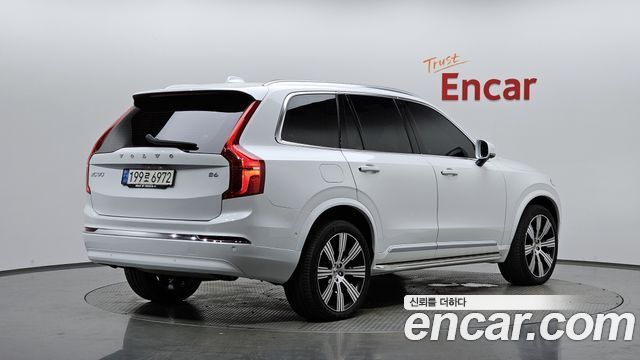 Volvo XC90 2023 — photo 2