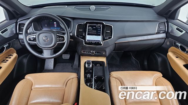 Volvo XC90 2023 — photo 10