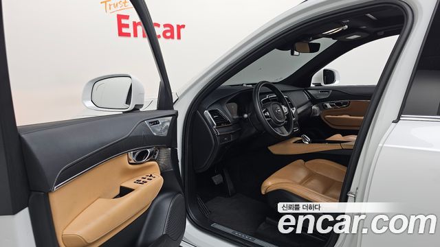Volvo XC90 2023 — photo 13