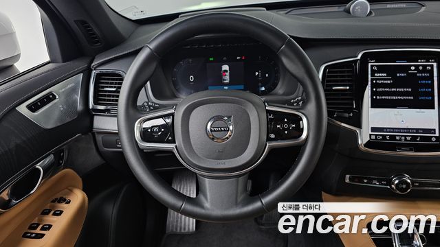 Volvo XC90 2023 — photo 19