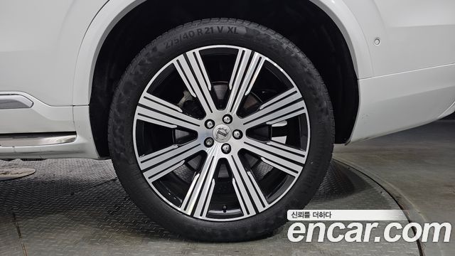 Volvo XC90 2023 — photo 7