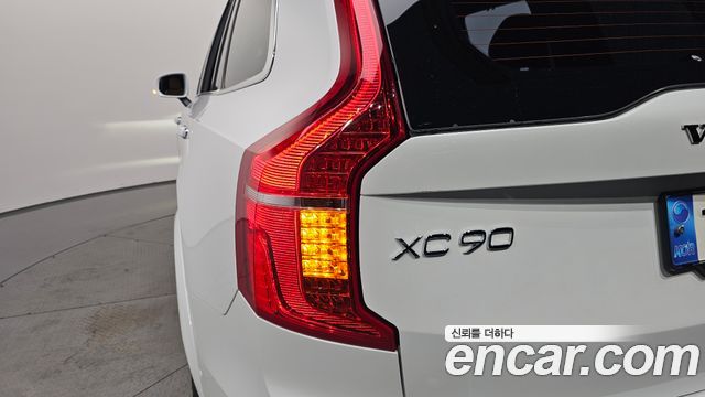 Volvo XC90 2023 — photo 9