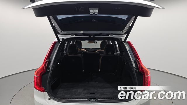 Volvo XC90 2023 — photo 35