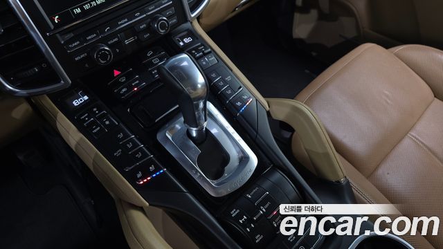Porsche Cayenne 2016 — photo 9