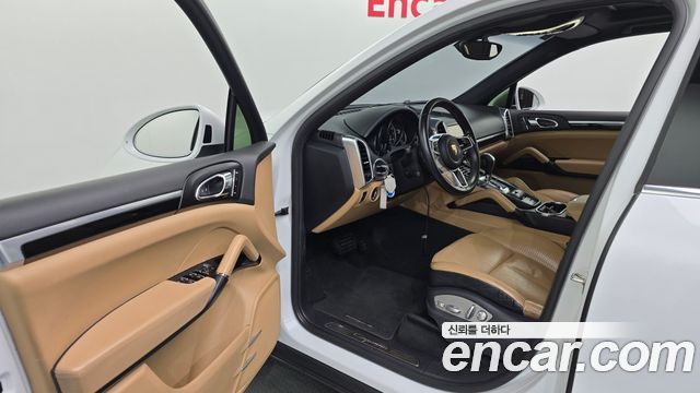 Porsche Cayenne 2016 — photo 10