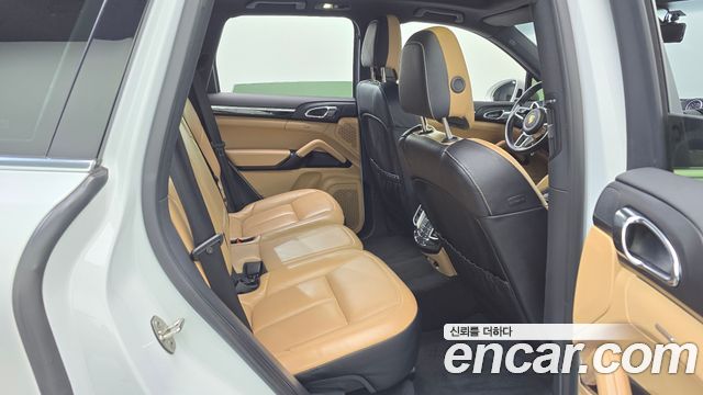 Porsche Cayenne 2016 — photo 11