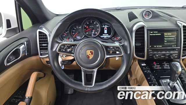 Porsche Cayenne 2016 — photo 13
