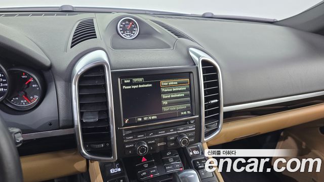 Porsche Cayenne 2016 — photo 15