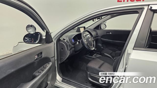 Hyundai i30 2008 — photo 10