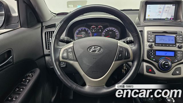 Hyundai i30 2008 — photo 15