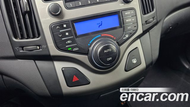 Hyundai i30 2008 — photo 18