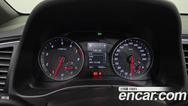 Hyundai AVANTE 2018 — photo 8
