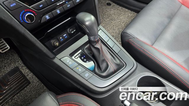 Hyundai AVANTE 2018 — photo 9