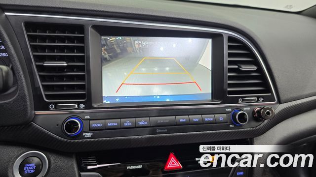 Hyundai AVANTE 2018 — photo 15