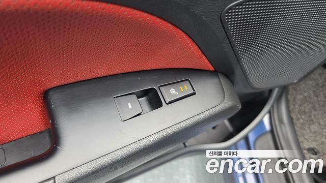 Hyundai AVANTE 2018 — photo 17