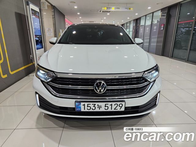 Volkswagen Jetta 2023 — photo 3