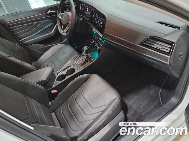 Volkswagen Jetta 2023 — photo 13