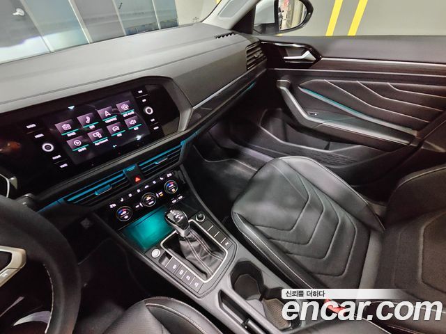 Volkswagen Jetta 2023 — photo 16
