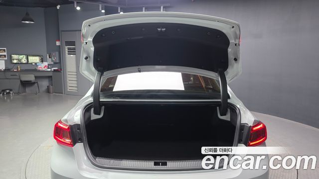 Renault Korea SM6 2016 — photo 20