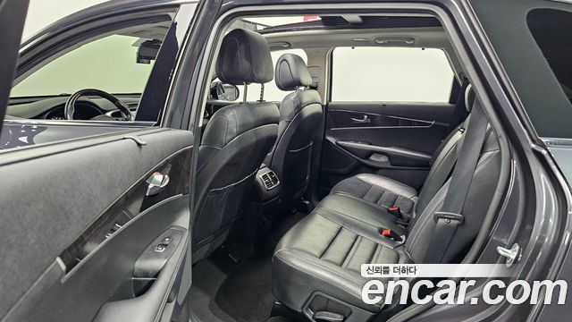 Kia Sorento 2016 — photo 11