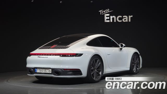 Porsche 911 2022 — photo 2