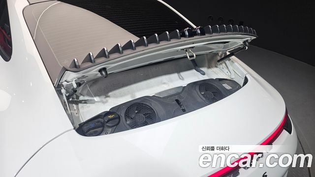 Porsche 911 2022 — photo 6
