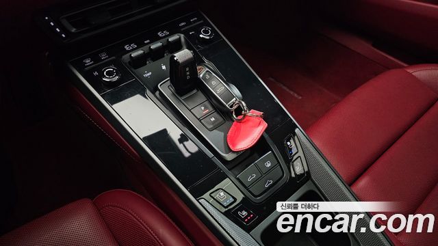 Porsche 911 2022 — photo 9