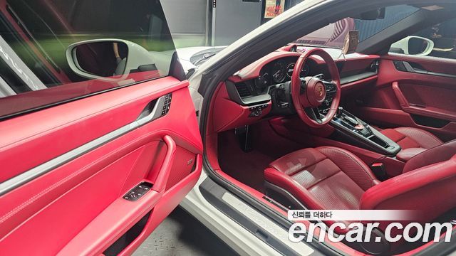 Porsche 911 2022 — photo 10