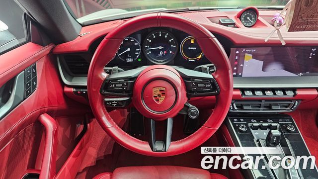 Porsche 911 2022 — photo 13