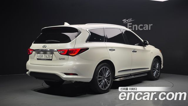 Infiniti QX60 2017 — photo 2
