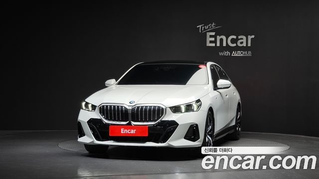 BMW 5-Series 2025 — photo 3