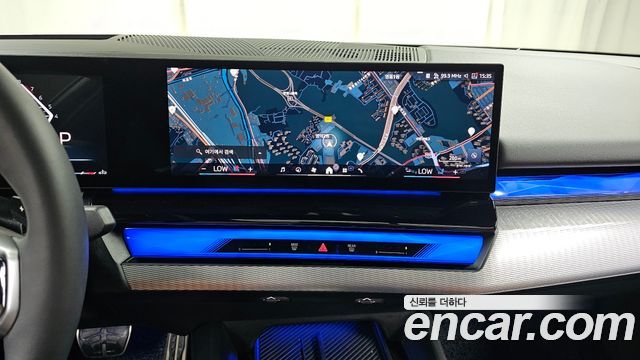 BMW 5-Series 2025 — photo 18