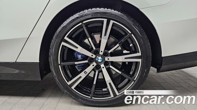 BMW 5-Series 2025 — photo 7