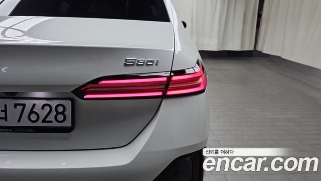 BMW 5-Series 2025 — photo 9
