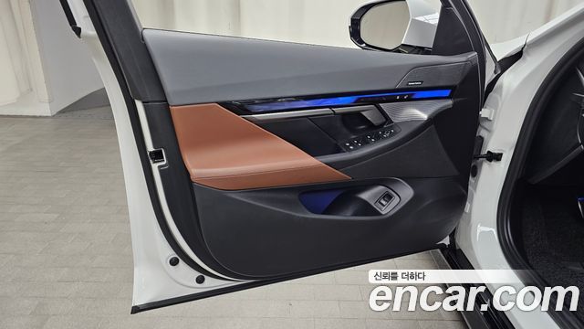 BMW 5-Series 2025 — photo 14