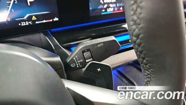 BMW 5-Series 2025 — photo 27
