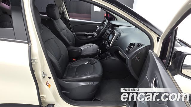 Renault Korea QM3 2015 — photo 16