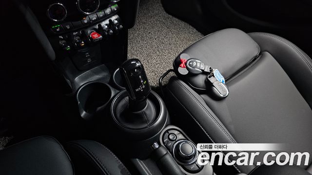 Mini Cooper 2024 — photo 12
