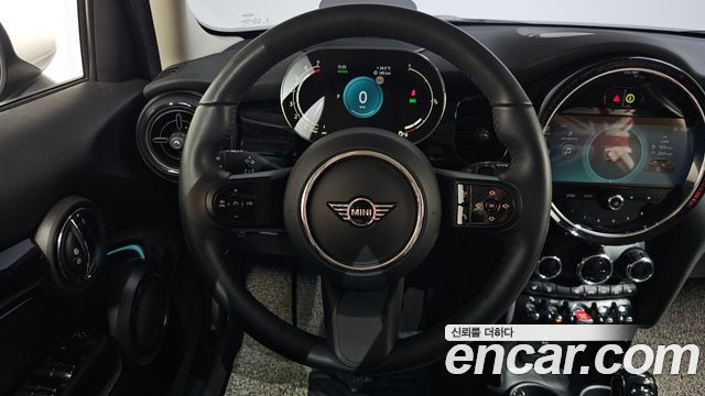 Mini Cooper 2024 — photo 19