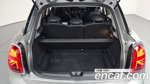 Mini Cooper 2024 — photo 26