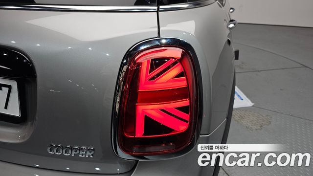 Mini Cooper 2024 — photo 9