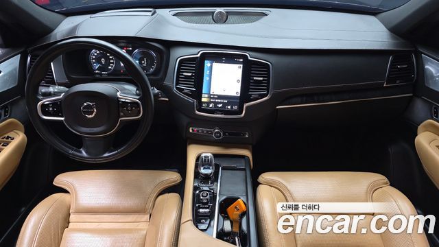 Volvo XC90 2021 — photo 10