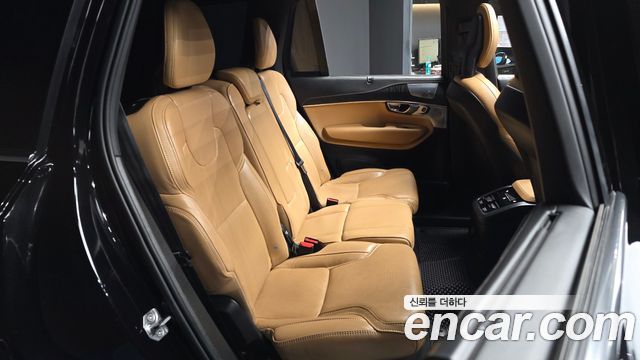 Volvo XC90 2021 — photo 17