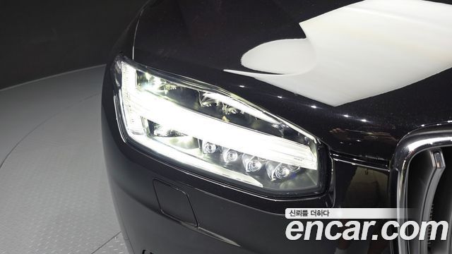 Volvo XC90 2021 — photo 8