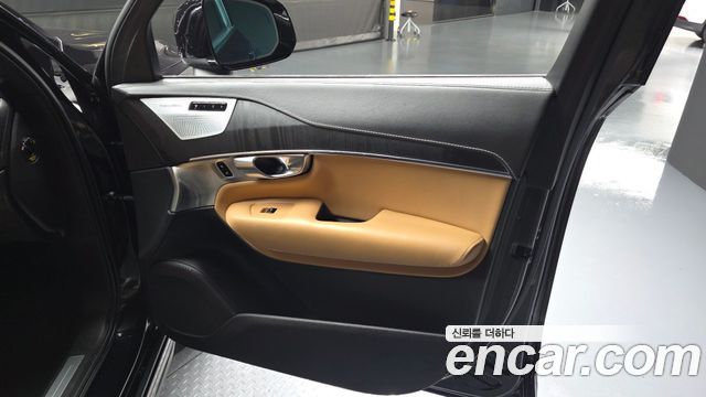 Volvo XC90 2021 — photo 14