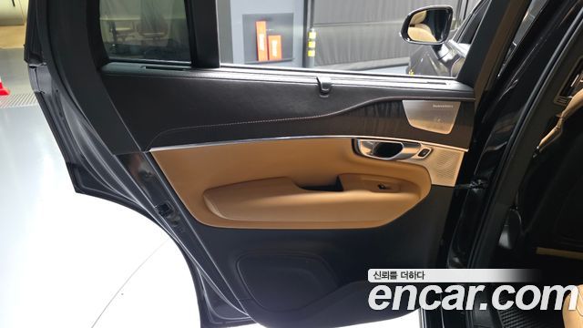 Volvo XC90 2021 — photo 15