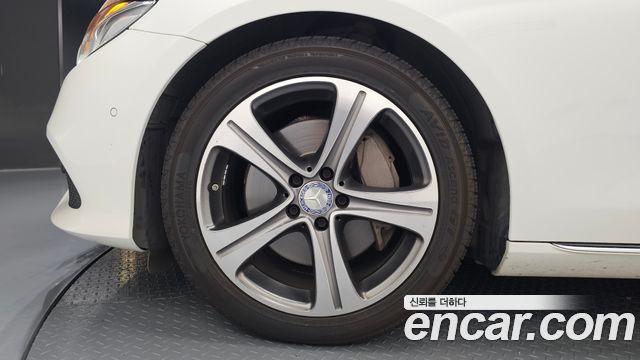 Mercedes-Benz E-Class 2017 — photo 5