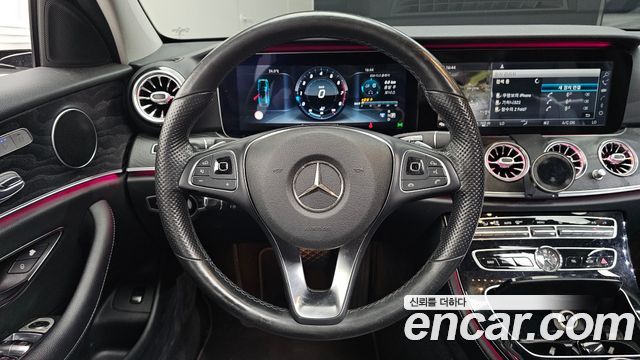 Mercedes-Benz E-Class 2017 — photo 13