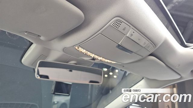 Mercedes-Benz E-Class 2017 — photo 18