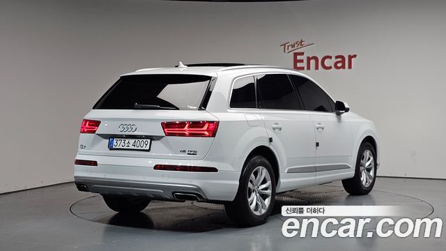 Audi Q7 2019 — photo 2